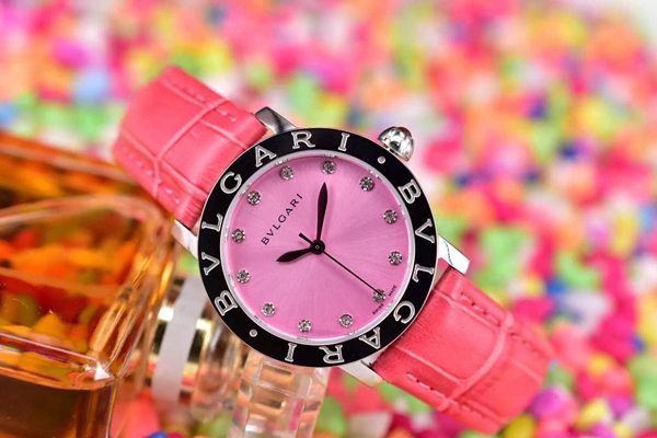 ブルガリ時計正面デザイン